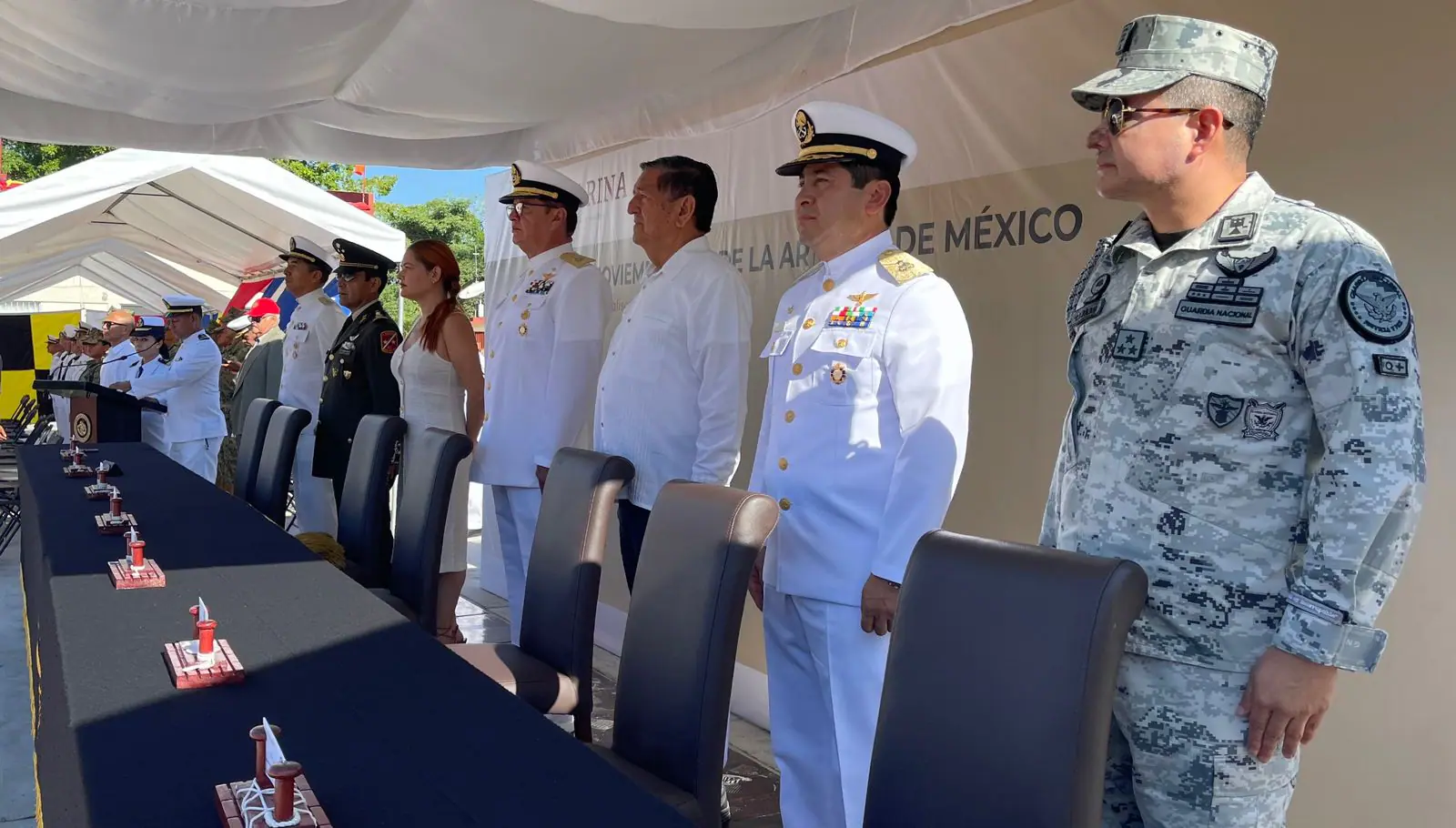 Entregan condecoraciones en el Día de la Armada de México